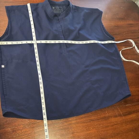 Figs Rafaela Scrub Top Women’s XXL Navy Blue Short Sleeve V-Neck Pockets Relaxed - Picture 6 of 6